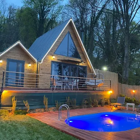 Upside Bungalov *